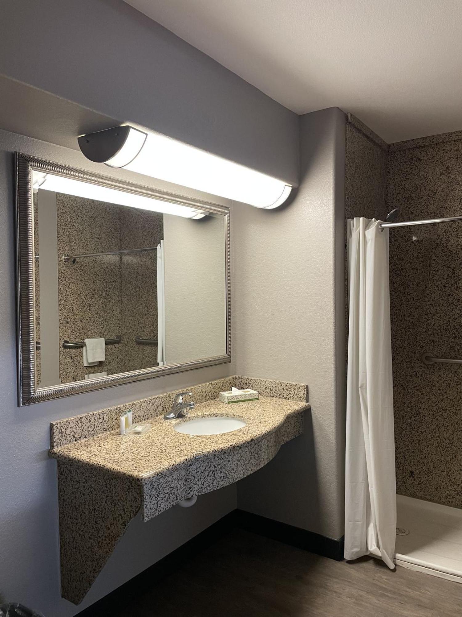 Hawthorn Extended Stay By Wyndham Hobbs Chambre photo